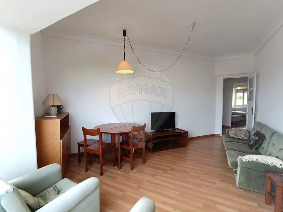 Apartamento T2 para Arrendamento em Campo de Ourique Foto 29