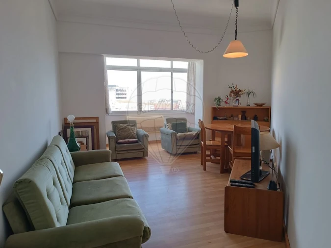 Apartamento T2 para Arrendamento em Campo de Ourique Foto 24