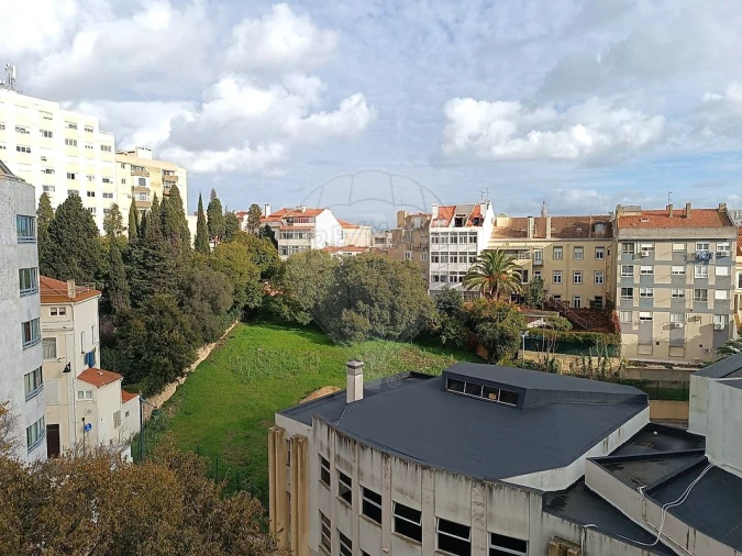 Apartamento T2 para Arrendamento em Campo de Ourique Foto 34