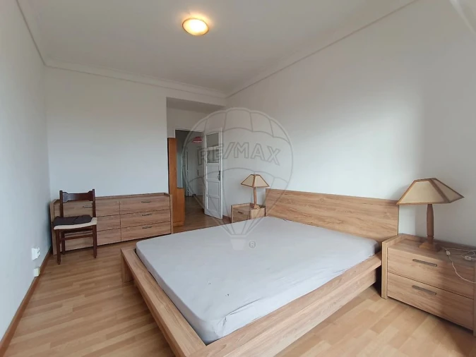 Apartamento T2 para Arrendamento em Campo de Ourique Foto 20