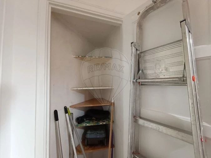 Apartamento T2 para Arrendamento em Campo de Ourique Foto 31