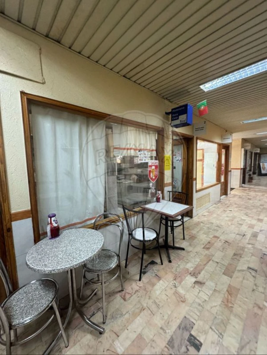 Loja para Venda em Póvoa de Santa Iria e Forte da Casa Foto 2