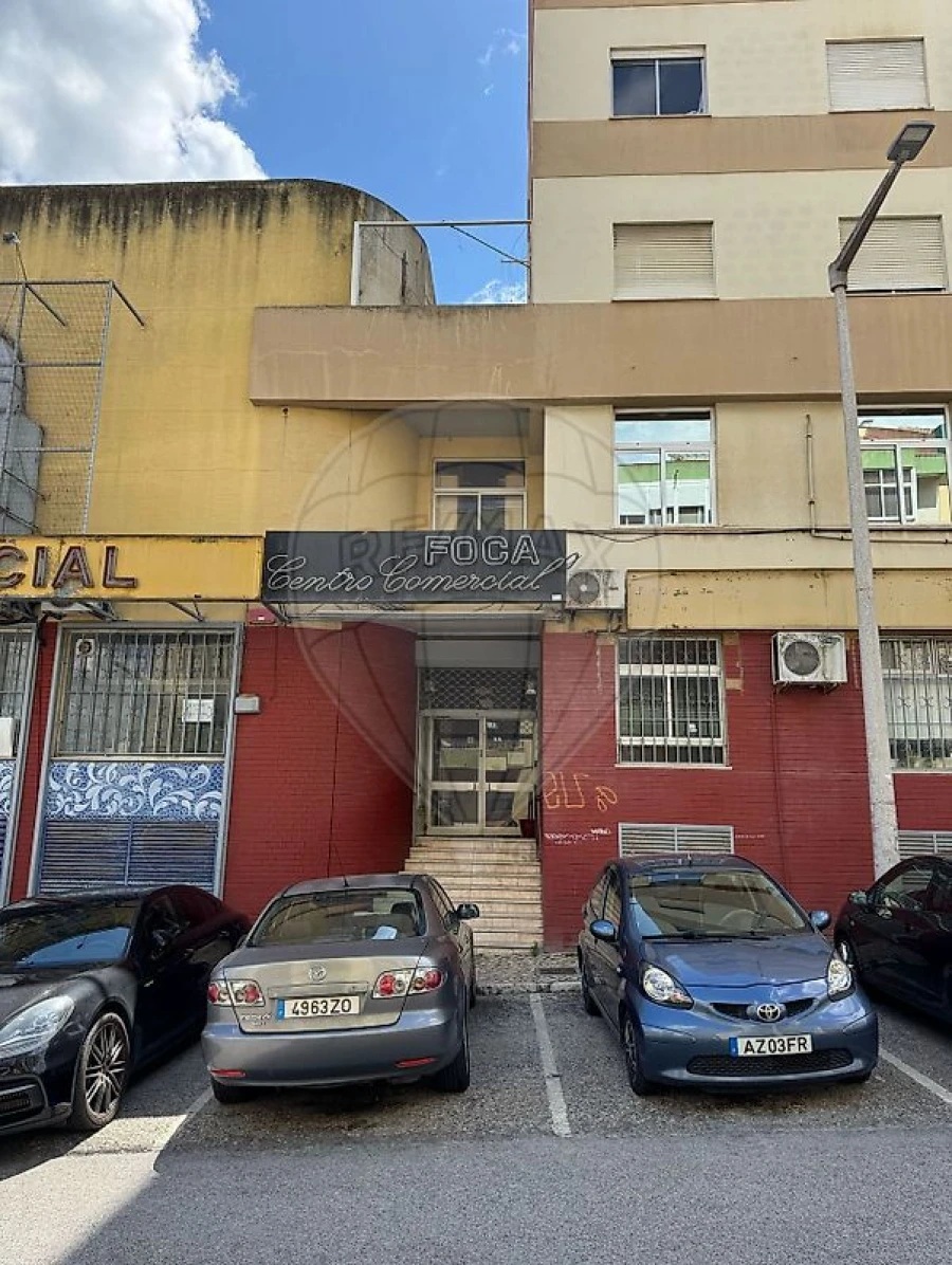 Loja para Venda em Póvoa de Santa Iria e Forte da Casa Foto 3