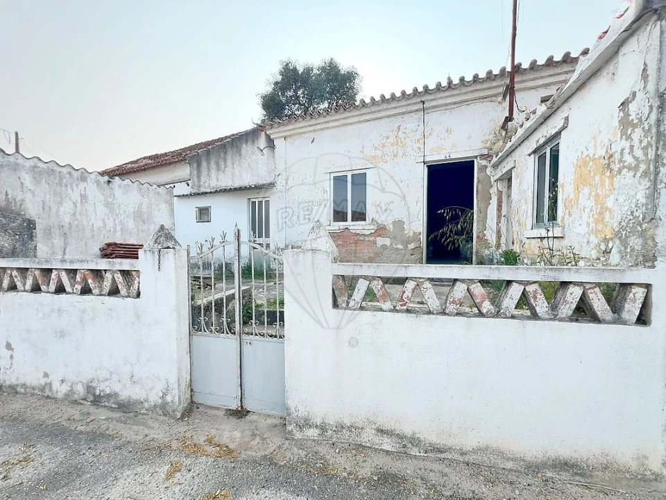 Moradia T2 para Venda em Manique do Intendente, Vila Nova de São Pedro e Maçussa Foto 1