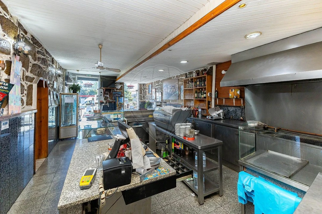 Negócio para Venda em Gondomar (São Cosme), Valbom e Jovim Foto 8