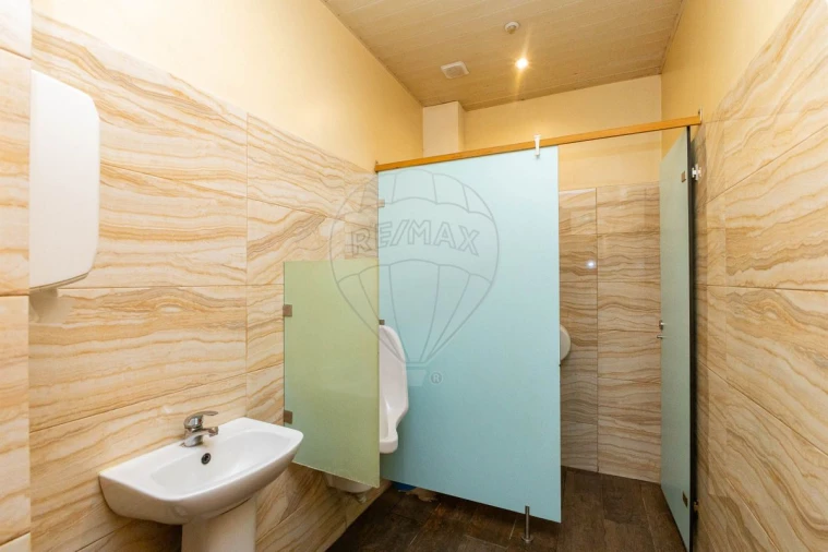 Negócio para Venda em Gondomar (São Cosme), Valbom e Jovim Foto 15