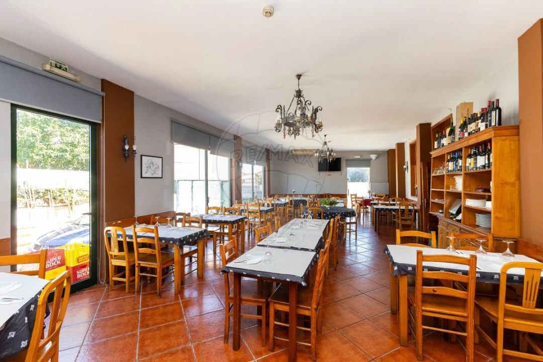 Negócio para Venda em Gondomar (São Cosme), Valbom e Jovim Foto 1