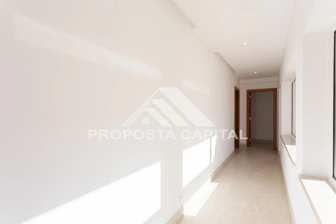 Moradia T7 para Venda em Amoreira Foto 21