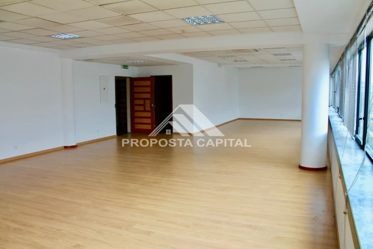 Escritório para Arrendamento em Carnaxide e Queijas Foto 2