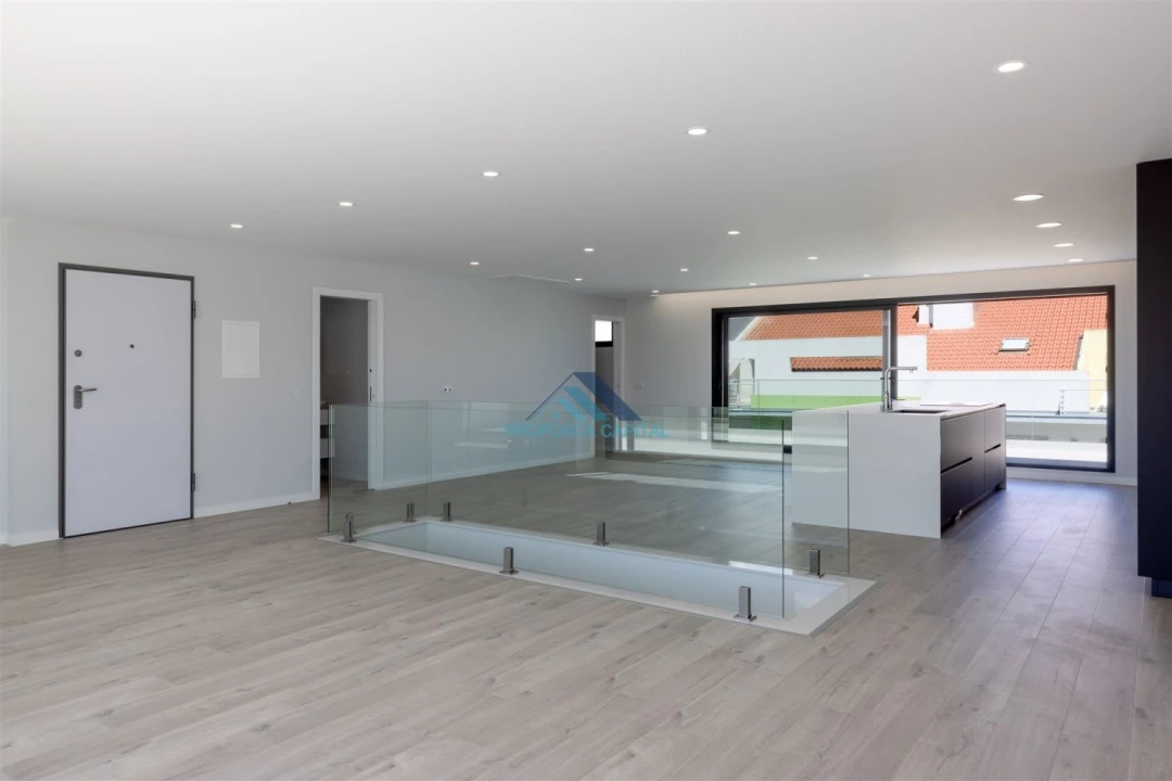 Apartamento T3 para Venda em Alcochete Foto 3