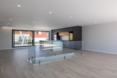 Apartamento T3 para Venda em Alcochete