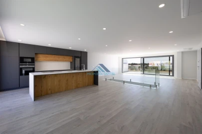 Apartamento T3 para Venda em Alcochete