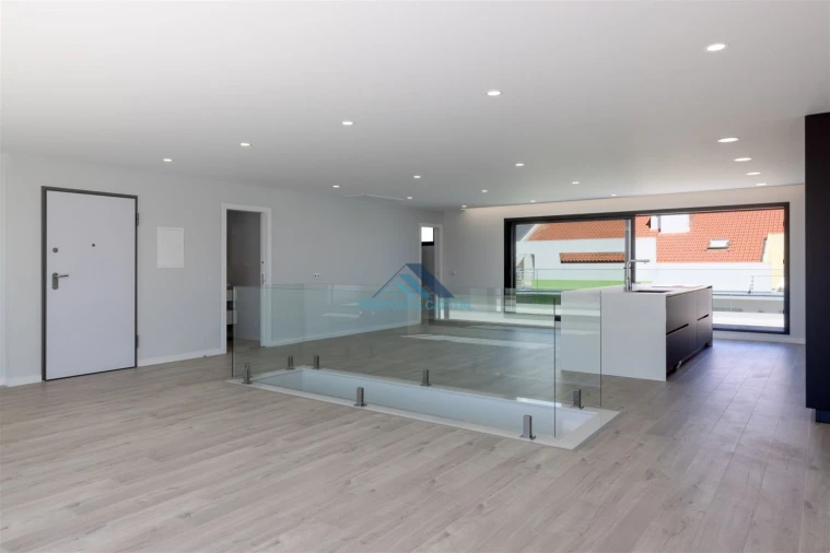 Apartamento T3 para Venda em Alcochete Foto 3
