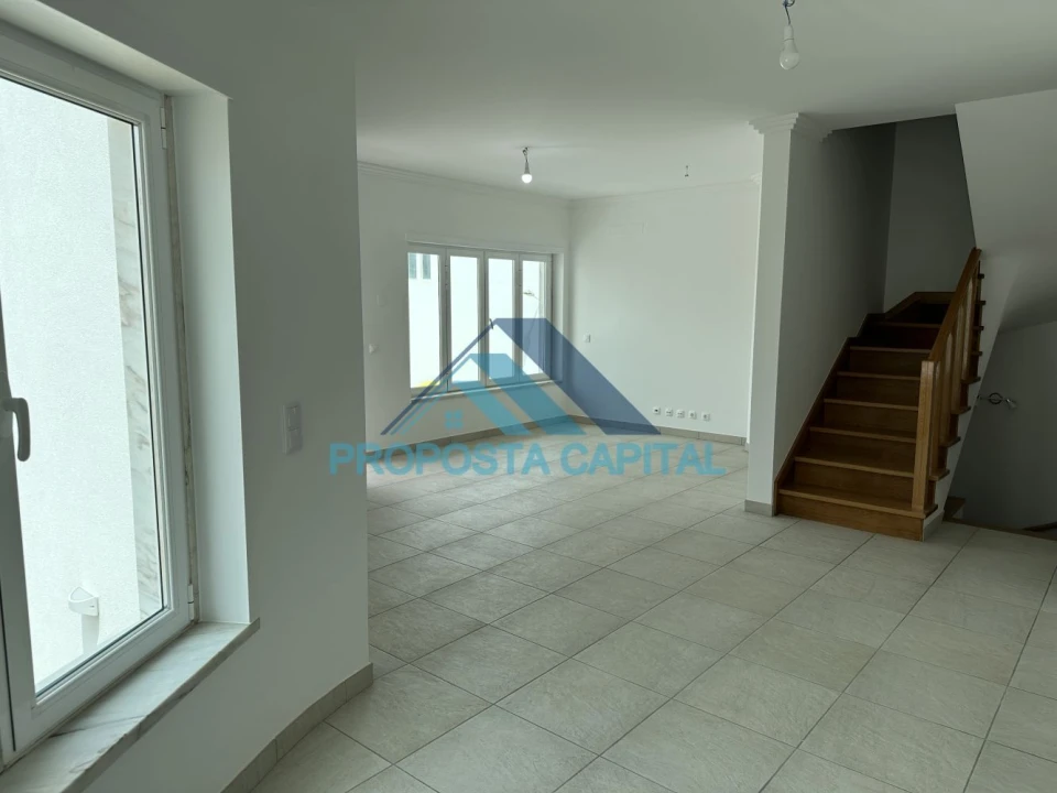Moradia T4 para Venda em Ericeira Foto 9
