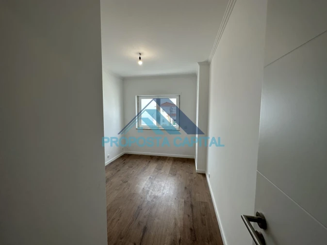 Moradia T4 para Venda em Ericeira Foto 11