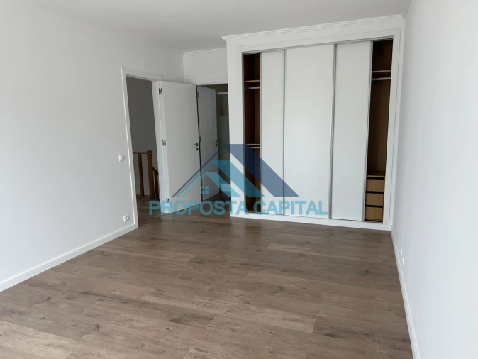 Moradia T4 para Venda em Ericeira Foto 18