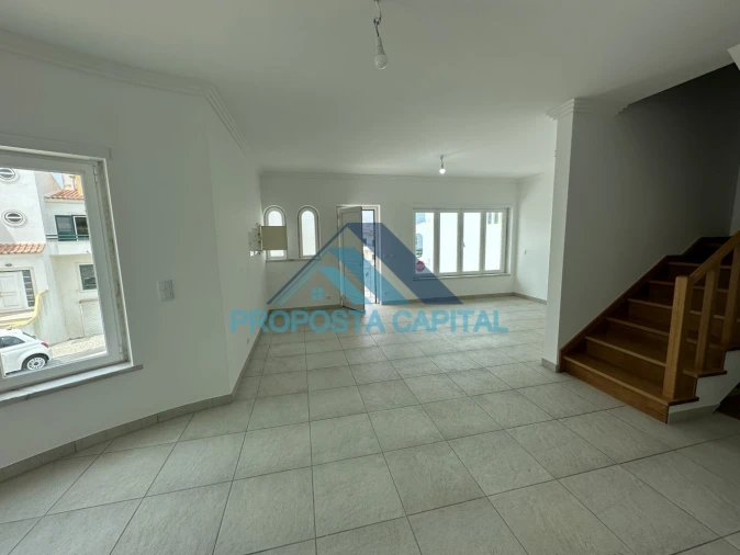 Moradia T4 para Venda em Ericeira Foto 2