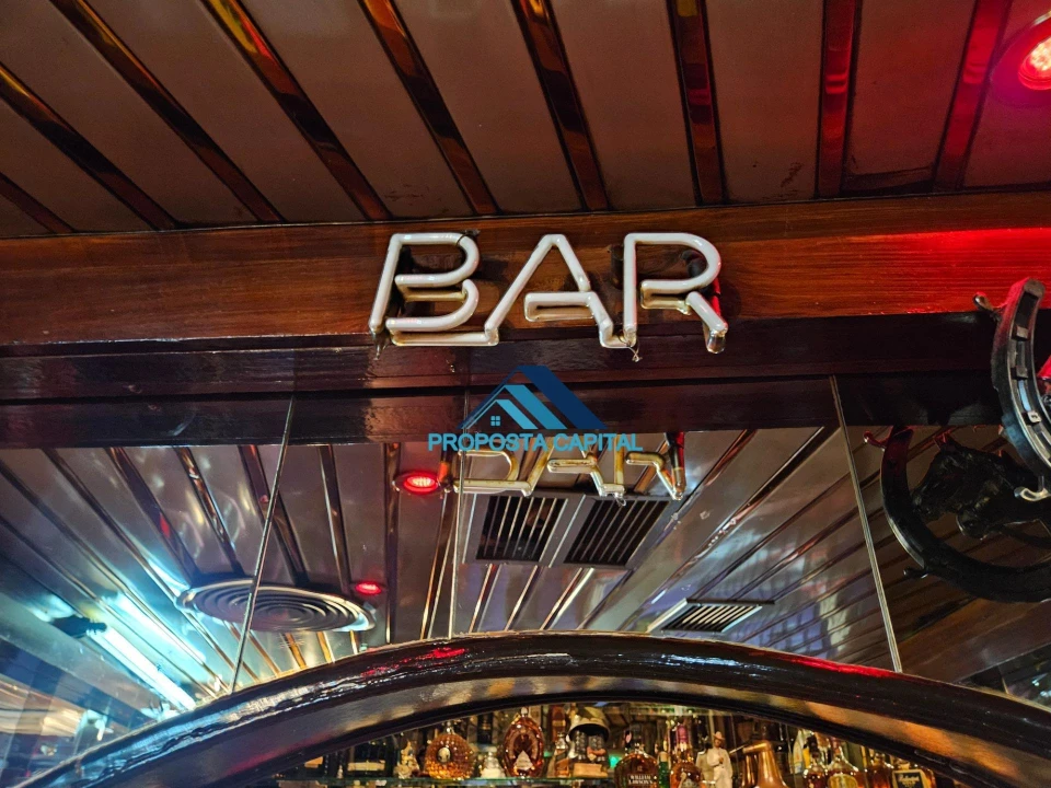 Negócio para Arrendamento em Venteira Foto 1