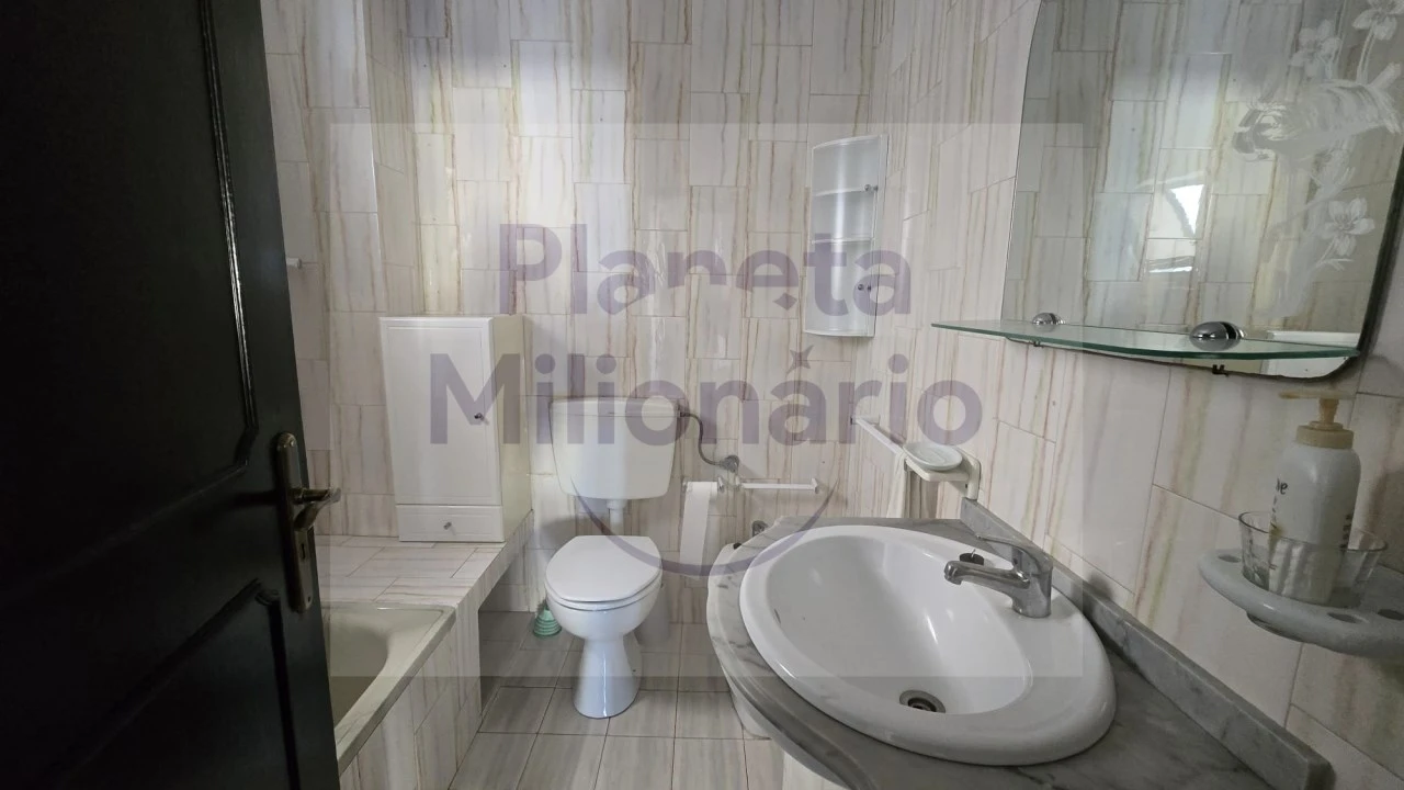 Apartamento T2 para Venda em Quarteira Foto 5