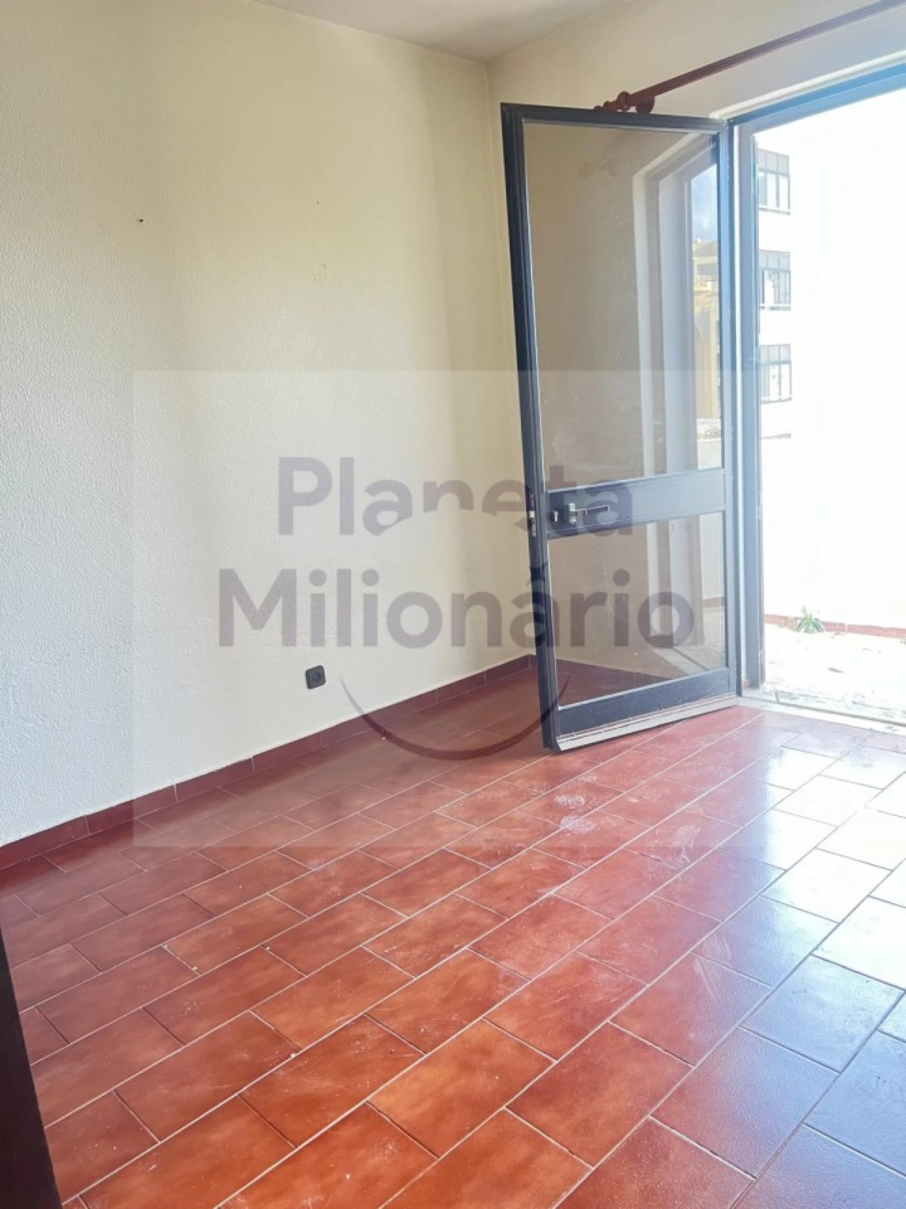 Apartamento T2 para Venda em Quarteira Foto 19