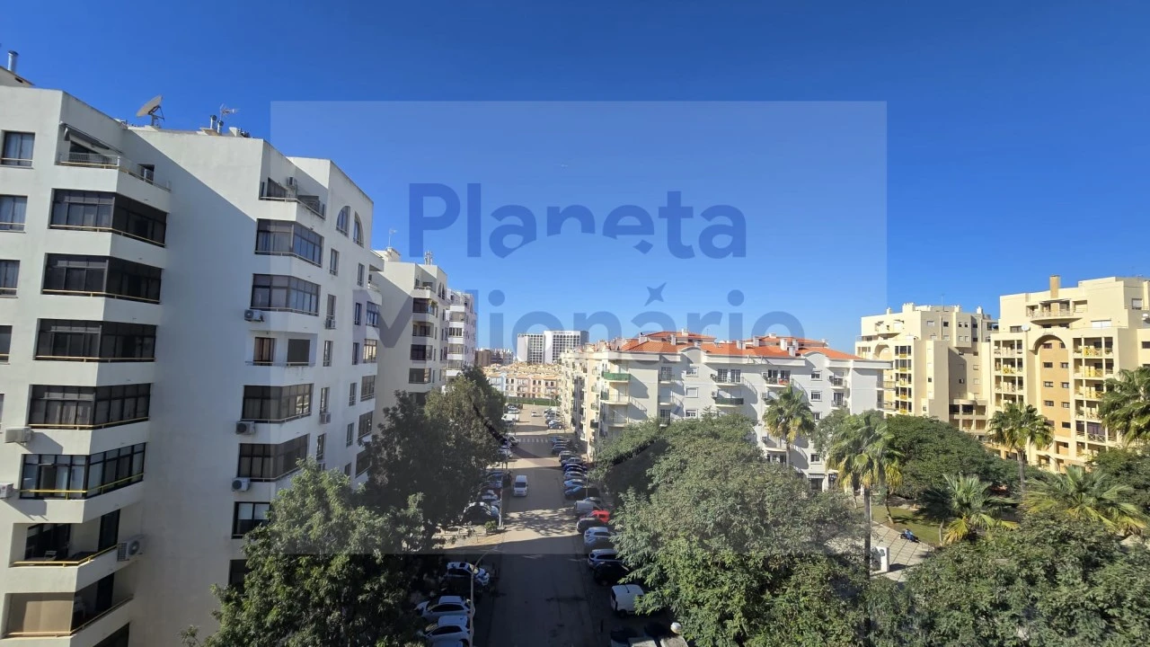 Apartamento T2 para Venda em Quarteira Foto 1