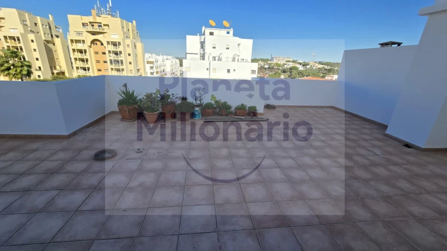 Apartamento T2 para Venda em Quarteira Foto 7