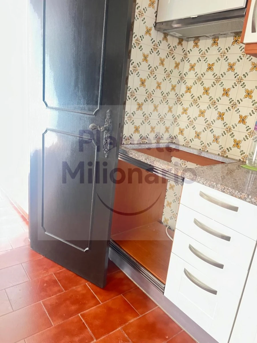 Apartamento T2 para Venda em Quarteira Foto 11