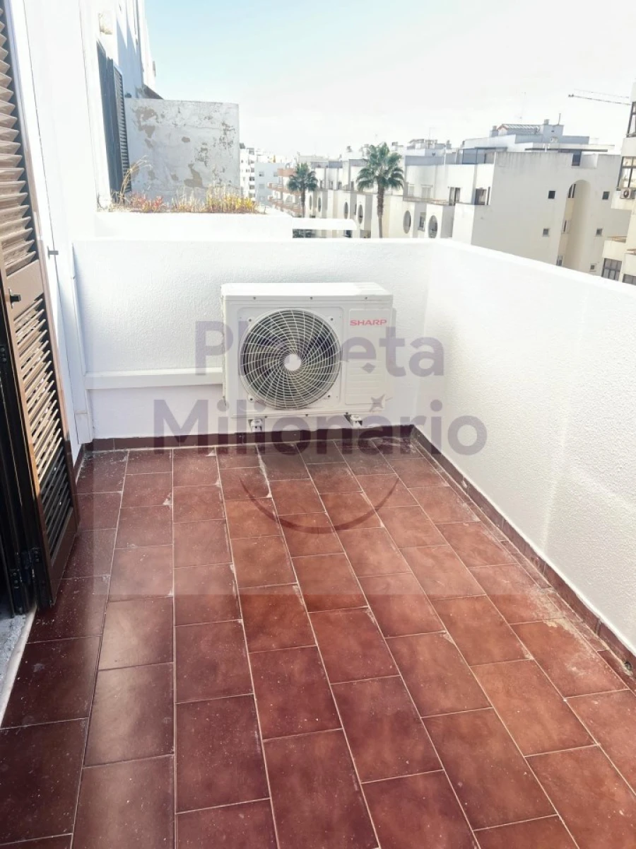 Apartamento T2 para Venda em Quarteira Foto 14