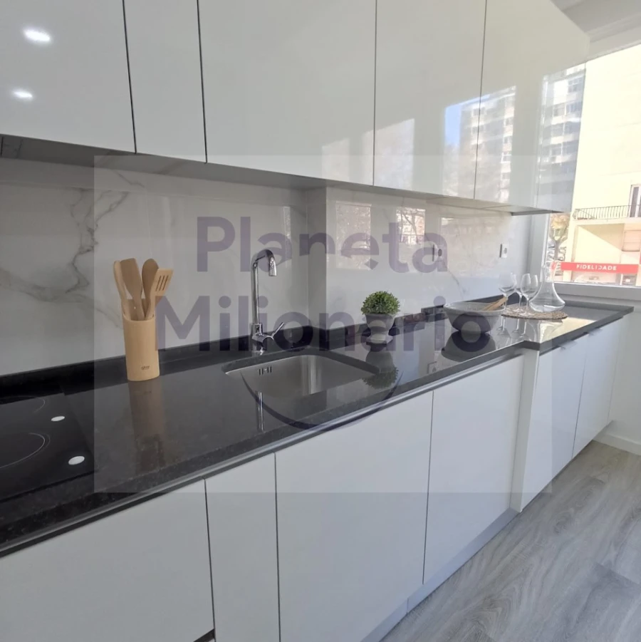 Apartamento T3 para Venda em Benfica Foto 5