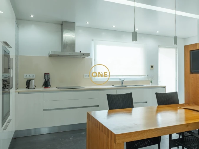 Moradia T3 para Venda em Pico da Pedra Foto 6