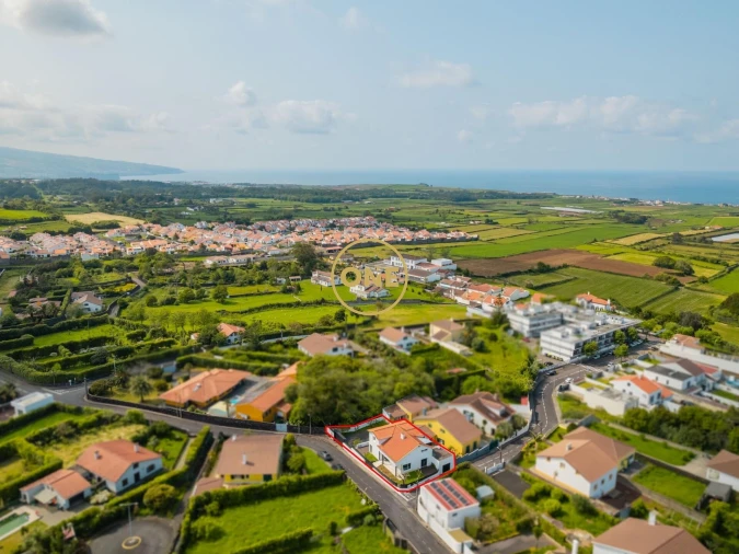 Moradia T3 para Venda em Pico da Pedra Foto 27