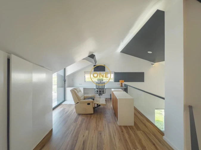 Moradia T3 para Venda em Pico da Pedra Foto 11