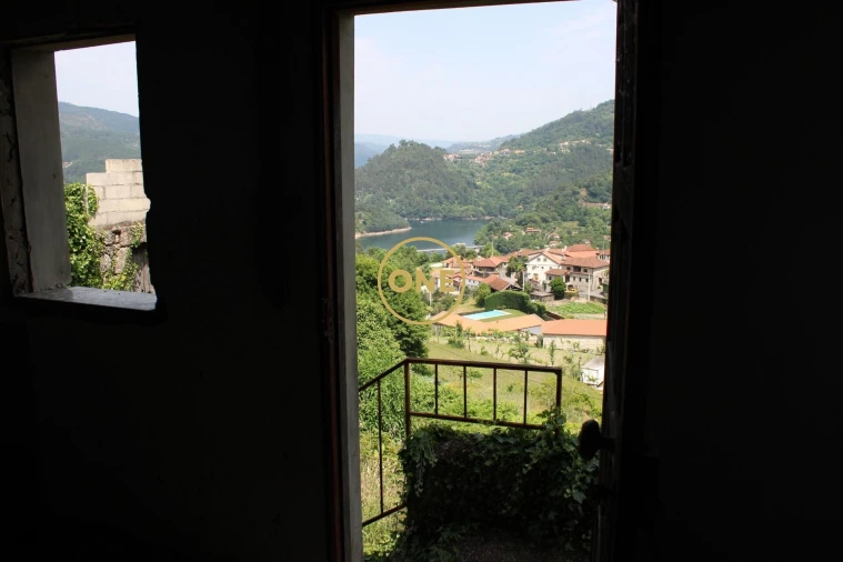 Moradia T6 para Venda em Rio Caldo Foto 10