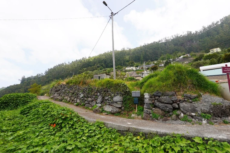 Terreno para Venda em Arco da Calheta Foto 2