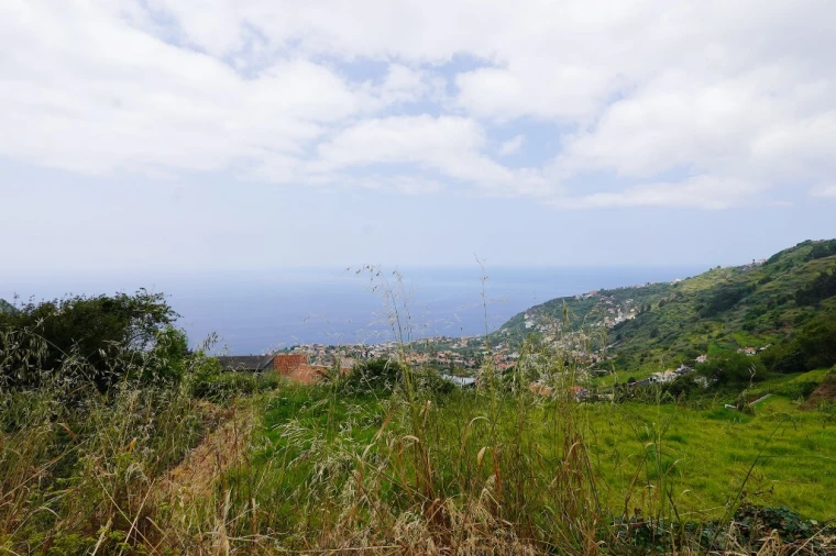 Terreno para Venda em Arco da Calheta Foto 10