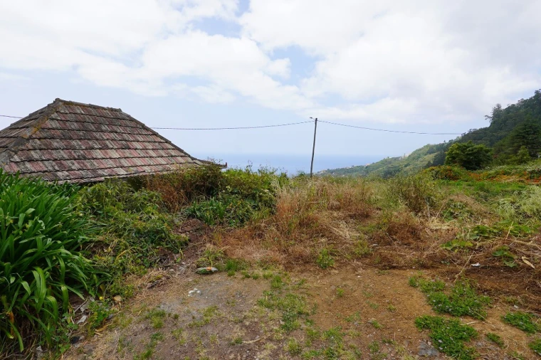 Terreno para Venda em Arco da Calheta Foto 3