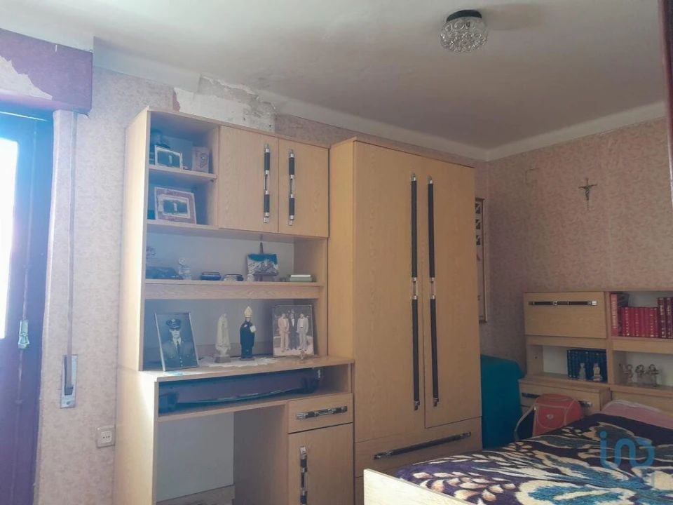 Moradia T3 para Venda em Cortes do Meio Foto 7