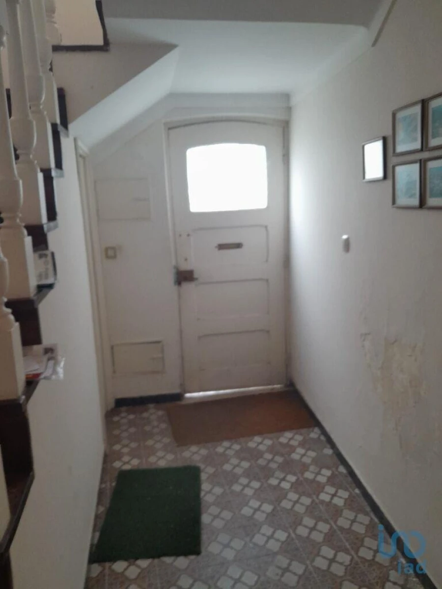 Moradia T3 para Venda em Cortes do Meio Foto 11