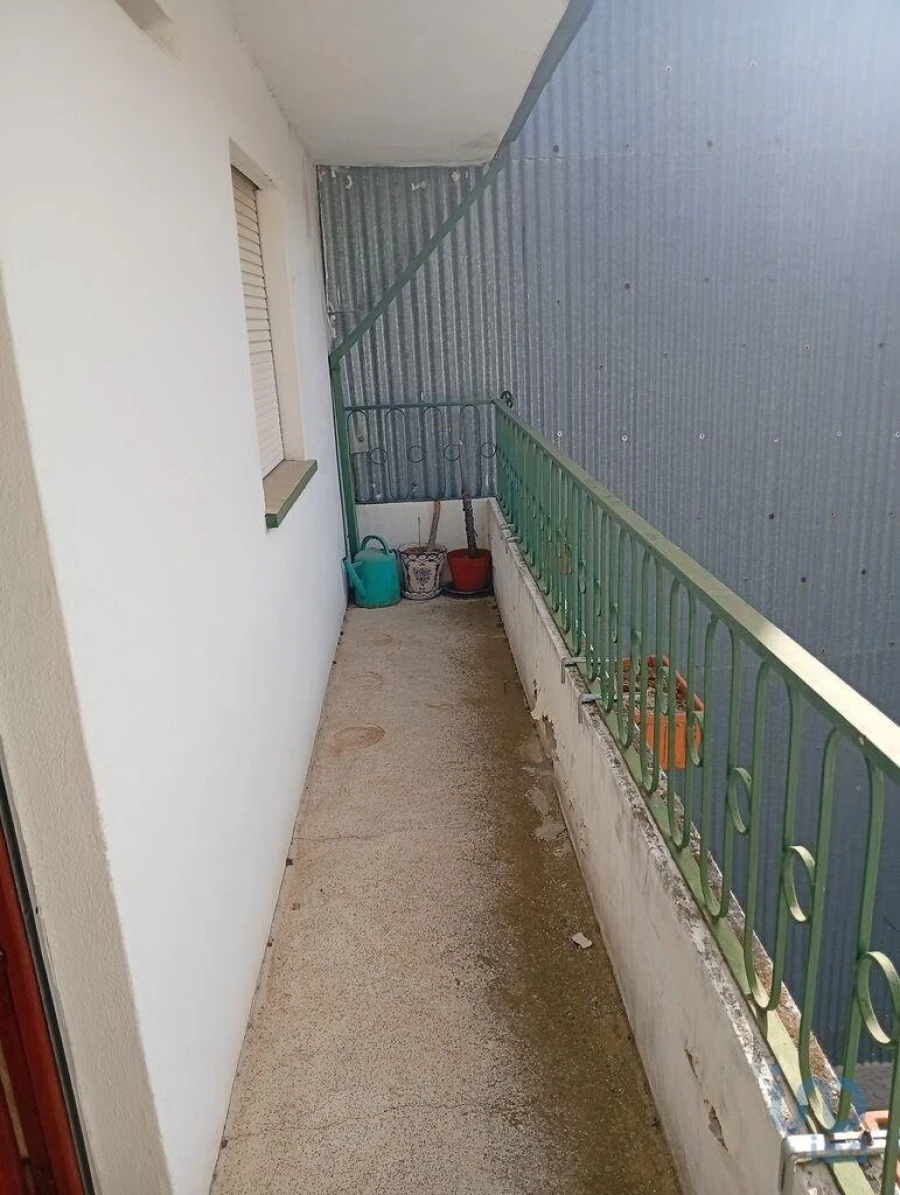 Moradia T3 para Venda em Cortes do Meio Foto 9