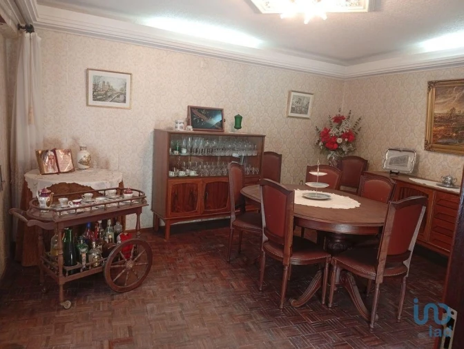 Moradia T3 para Venda em Cortes do Meio Foto 2