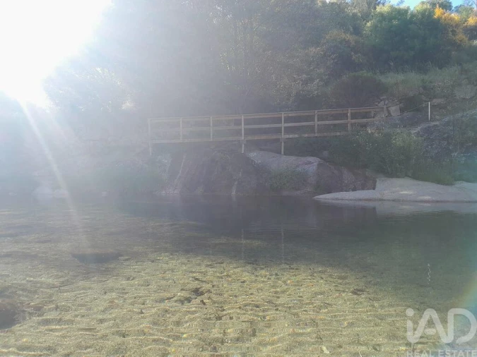 Moradia T3 para Venda em Cortes do Meio Foto 18