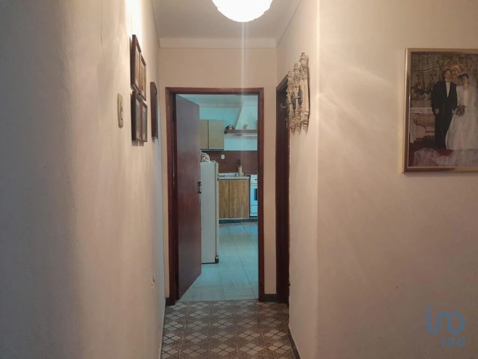 Moradia T3 para Venda em Cortes do Meio Foto 12