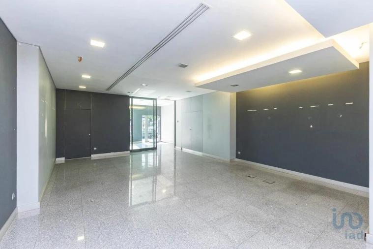 Loja para Arrendamento em Cedofeita, Santo Ildefonso, Sé, Miragaia, São Nicolau e Vitória Foto 11