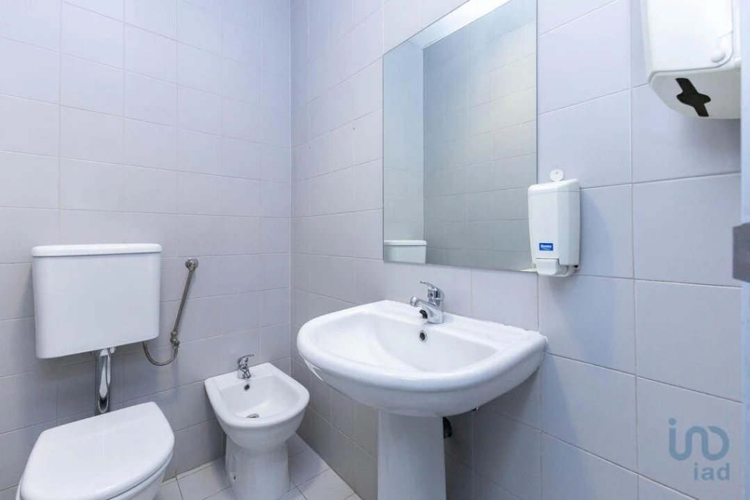 Loja para Arrendamento em Cedofeita, Santo Ildefonso, Sé, Miragaia, São Nicolau e Vitória Foto 13