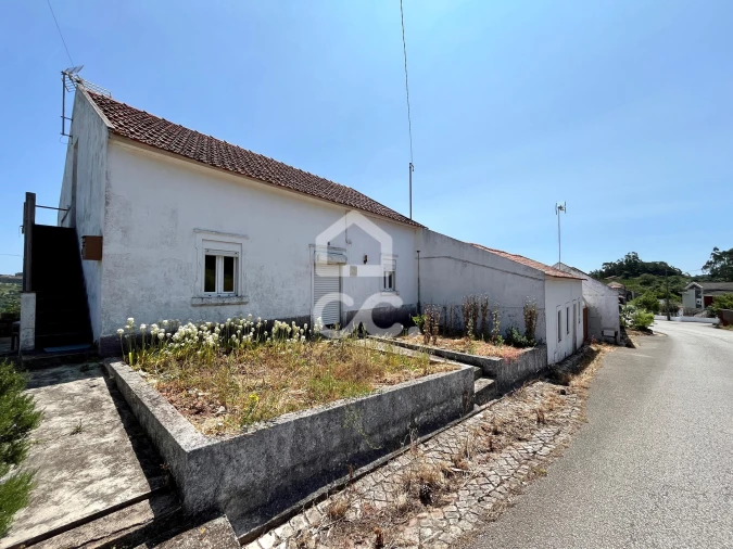 Moradia T1 para Venda em Alvorninha Foto 2