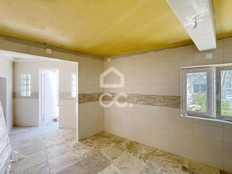 Moradia T2 para Venda em Alvorninha Foto 18