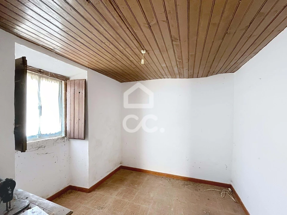 Moradia T2 para Venda em Alvorninha Foto 4