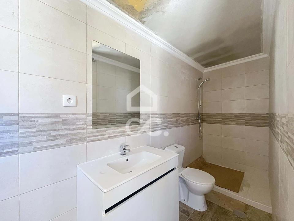 Moradia T2 para Venda em Alvorninha Foto 16