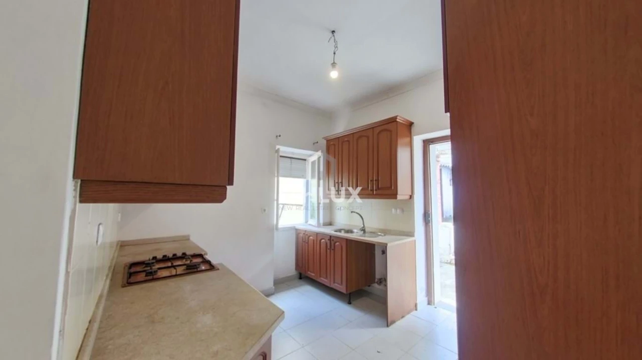 Moradia T7 para Venda em Assunção, Ajuda, Salvador e Santo Ildefonso Foto 12