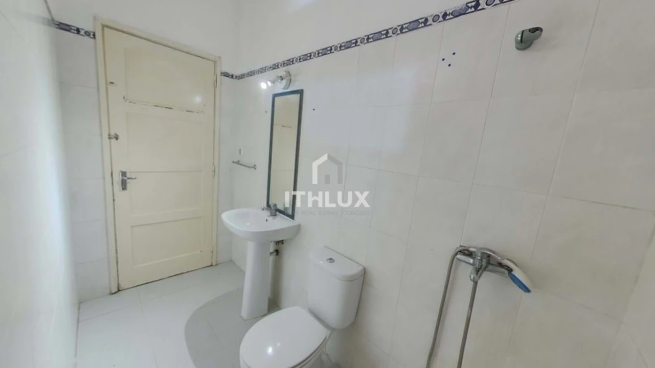 Moradia T7 para Venda em Assunção, Ajuda, Salvador e Santo Ildefonso Foto 16